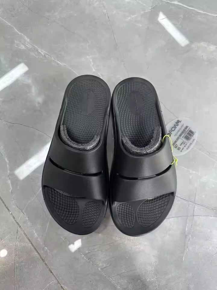 OOFOS Soft Recovery Sandals
